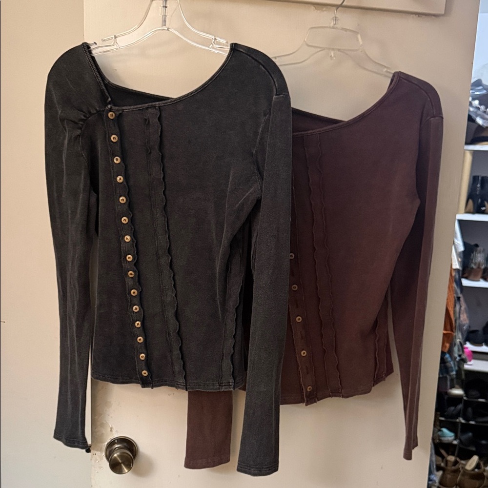 SHEIN Black and Brown Scalloped Button-Down Tops